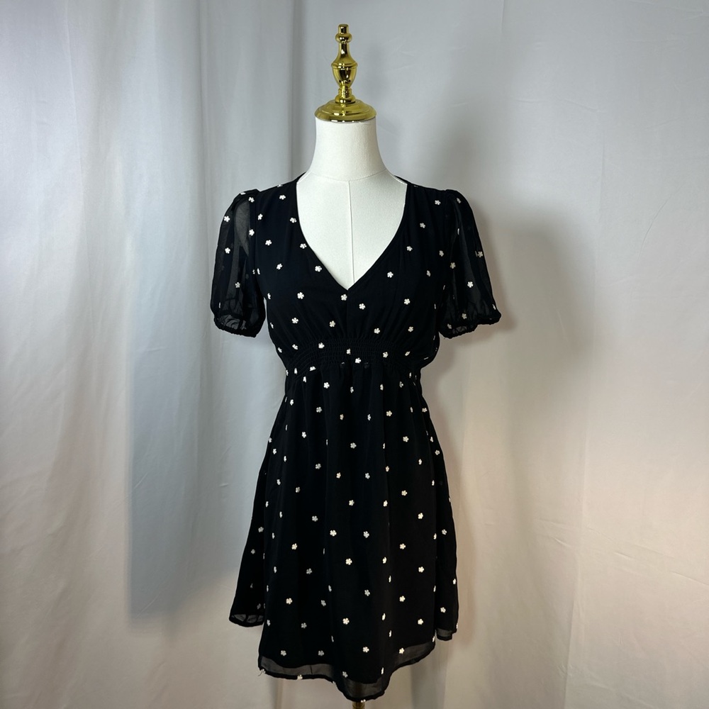 Forever 21 Black and White Flutter Sleeve Mini Sundress